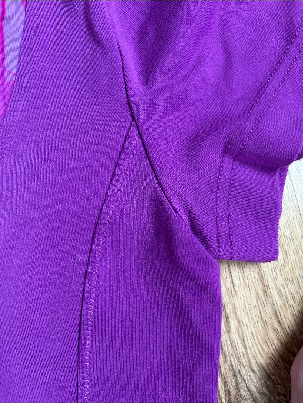 💜 •3/$20• Reebok V-Neck Active Top - Picture 3 of 10